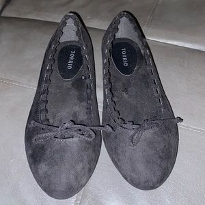 Torrid black suede shoes size 10
